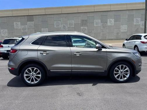 Luxe Metallic 2016 Lincoln MKC Select