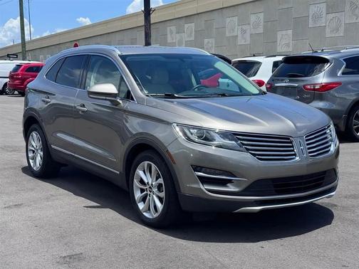 Luxe Metallic 2016 Lincoln MKC Select