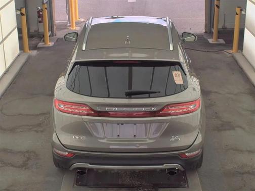 Luxe Metallic 2016 Lincoln MKC Select