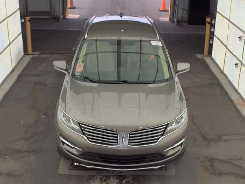 Luxe Metallic 2016 Lincoln MKC Select