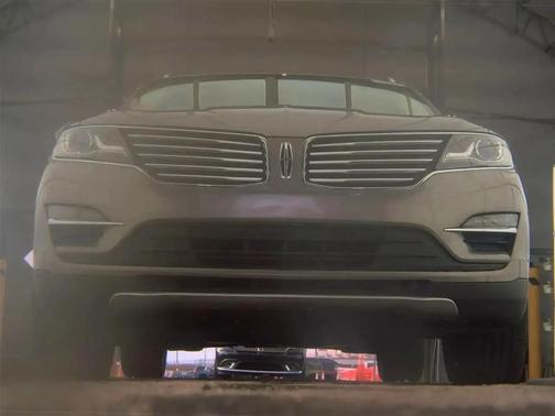 Luxe Metallic 2016 Lincoln MKC Select