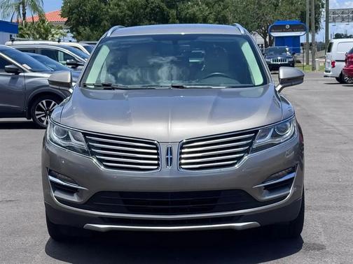 Luxe Metallic 2016 Lincoln MKC Select