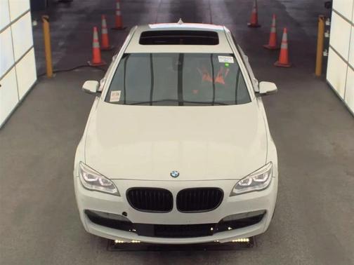 White 2015 BMW 750 I