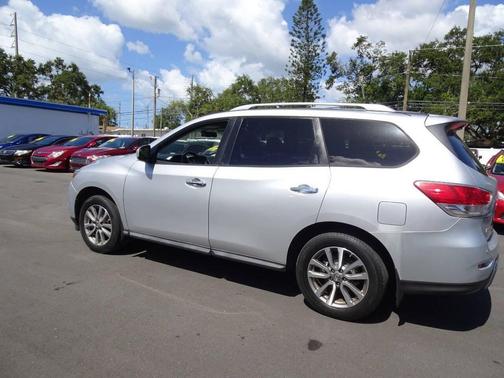 2014 Nissan Pathfinder SV
