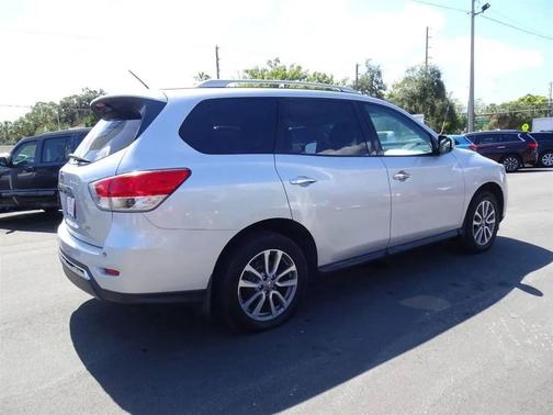 2014 Nissan Pathfinder SV