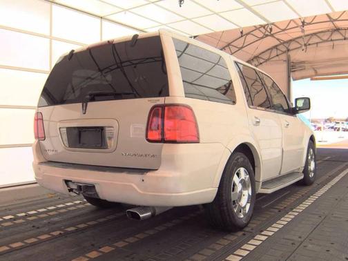 2005 Lincoln Navigator Luxury