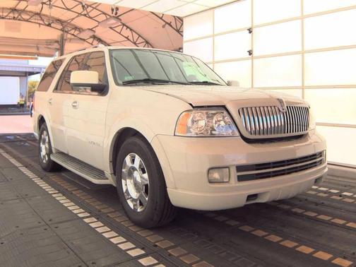 2005 Lincoln Navigator Luxury