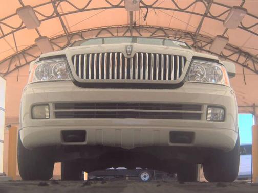 2005 Lincoln Navigator Luxury