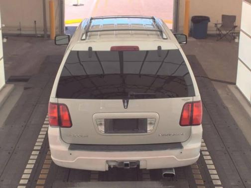 2005 Lincoln Navigator Luxury