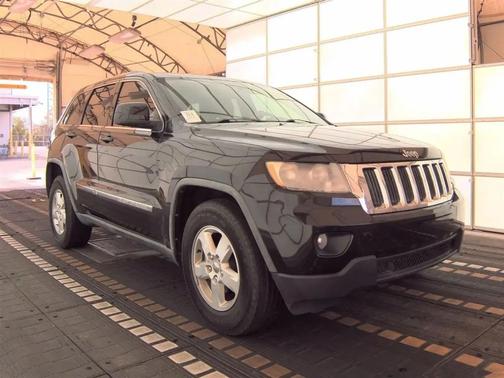 Brilliant Black Crystal Pearlcoat 2012 Jeep Grand Cherokee Laredo
