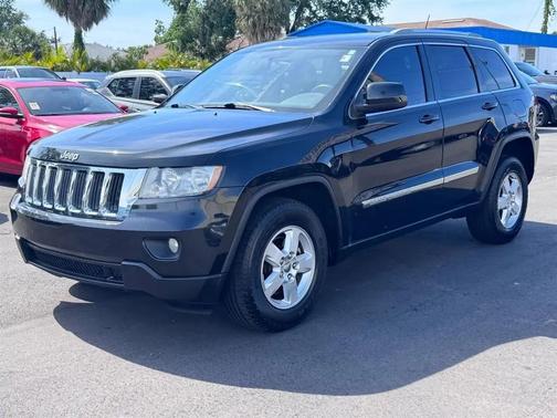 Brilliant Black Crystal Pearlcoat 2012 Jeep Grand Cherokee Laredo