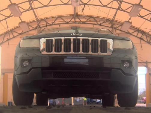 Brilliant Black Crystal Pearlcoat 2012 Jeep Grand Cherokee Laredo