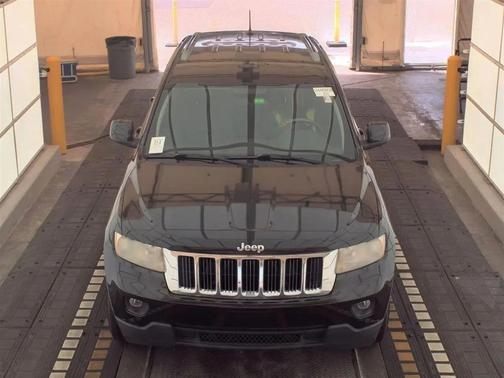 Brilliant Black Crystal Pearlcoat 2012 Jeep Grand Cherokee Laredo