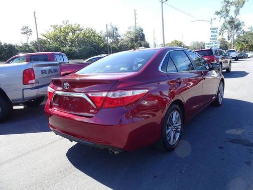 2017 Toyota Camry SE