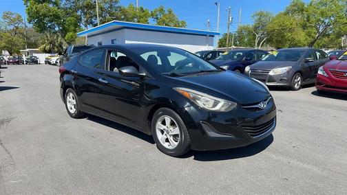 2014 Hyundai ELANTRA SE