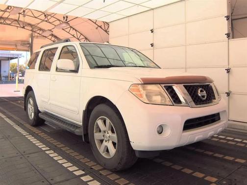 2008 Nissan Pathfinder SE