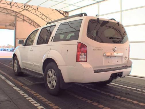 2008 Nissan Pathfinder SE
