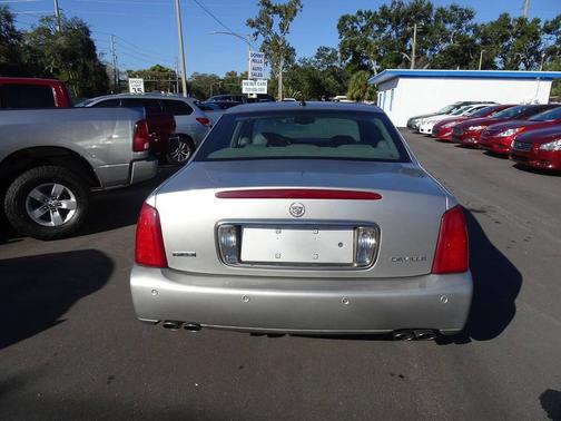 2005 Cadillac DeVille Base