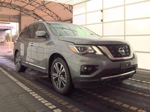2017 Nissan Pathfinder Platinum