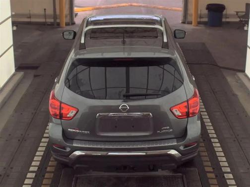 2017 Nissan Pathfinder Platinum