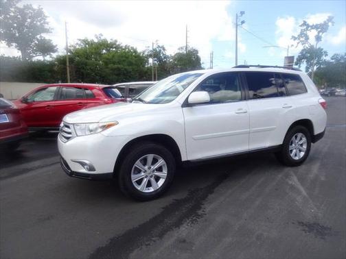 2011 Toyota Highlander SE