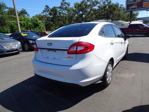 2013 Ford Fiesta S 4dr Sedan