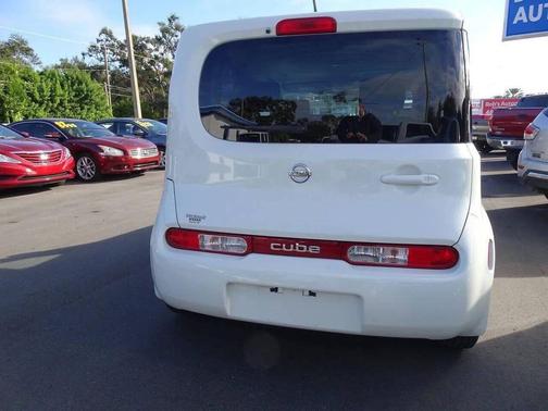 2010 Nissan Cube S Wagon 4D