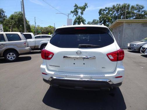 2019 Nissan Pathfinder SL