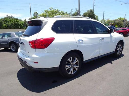 2019 Nissan Pathfinder SL