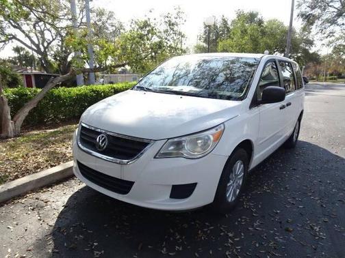 2009 Volkswagen Routan S 4dr Mini Van