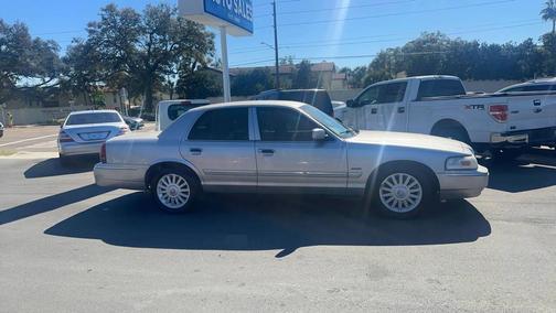 2010 Mercury Grand Marquis LS 4dr Sedan