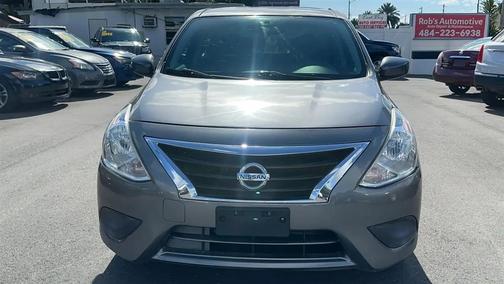 Gun Metallic 2019 Nissan Versa 1.6 SV
