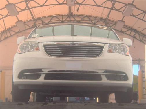 2013 Chrysler Town & Country Touring