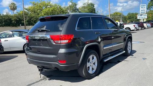 Gray 2011 Jeep Grand Cherokee Laredo