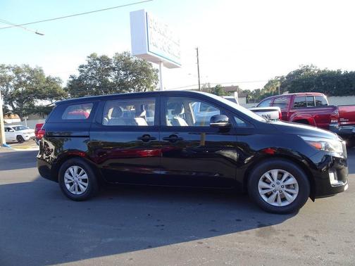 2016 Kia Sedona L