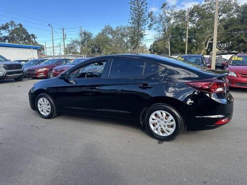 2020 Hyundai ELANTRA SE