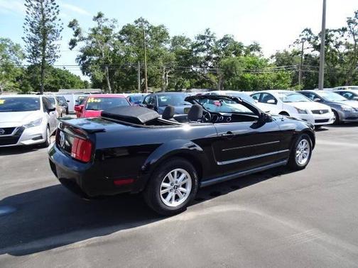 2008 Ford Mustang Deluxe