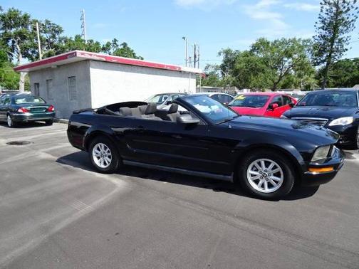 2008 Ford Mustang Deluxe