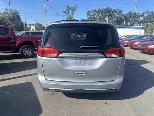 2019 Chrysler Pacifica Touring L