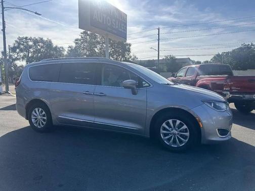 2019 Chrysler Pacifica Touring L