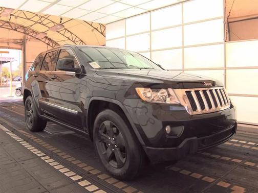 Brilliant Black Crystal Pearlcoat 2012 Jeep Grand Cherokee Laredo