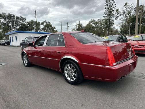 2010 Cadillac DTS Luxury Collection