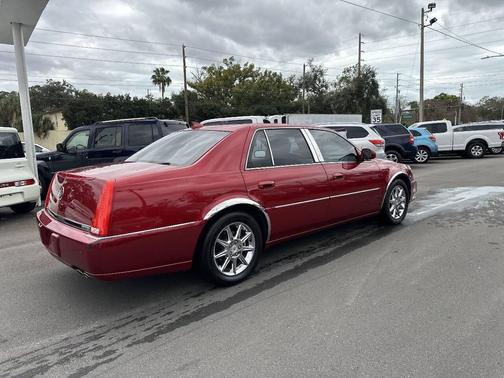 2010 Cadillac DTS Luxury Collection