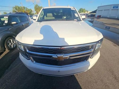 White 2015 Chevrolet Suburban 1500 LT