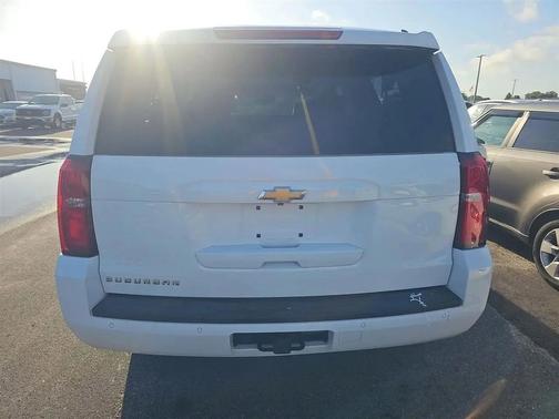 White 2015 Chevrolet Suburban 1500 LT