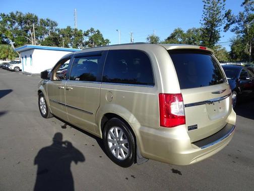 2011 Chrysler Town & Country Touring-L
