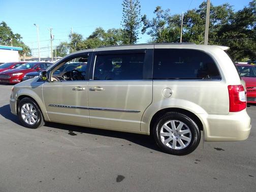 2011 Chrysler Town & Country Touring-L
