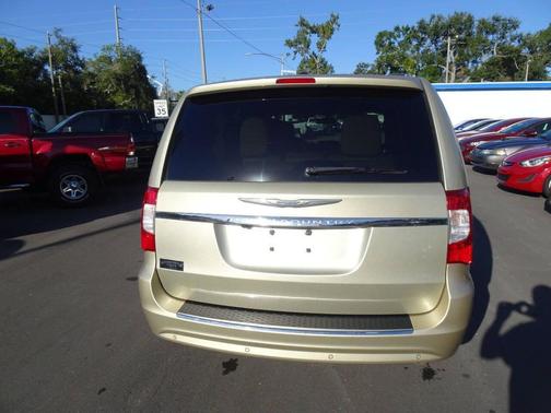 2011 Chrysler Town & Country Touring-L