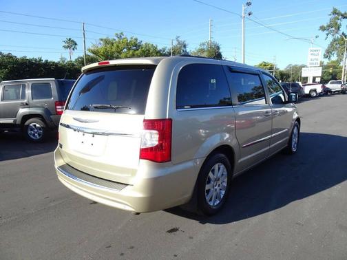 2011 Chrysler Town & Country Touring-L