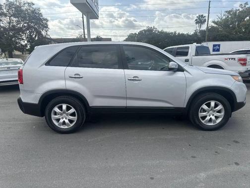 2011 Kia Sorento LX